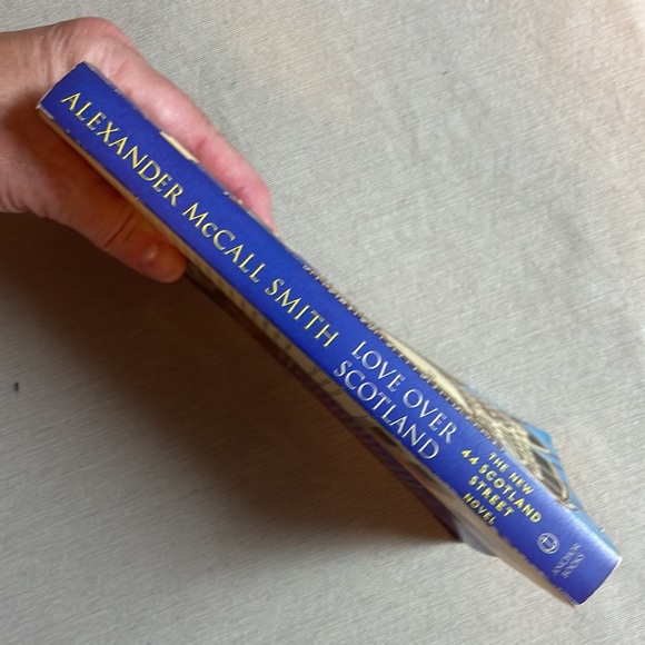 🌈2/$8  Love Over Scotland #3 in the 44 Scotland Street Series - Picture 3 of 12